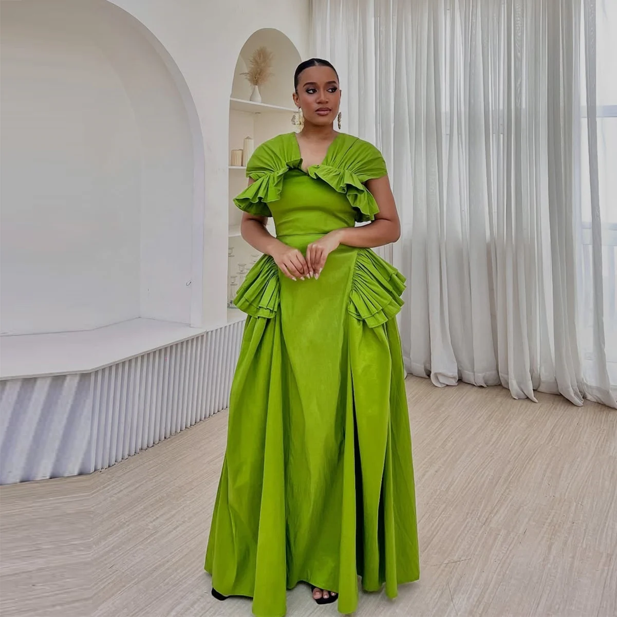 Women'S Formal Wear Plus Size - 2026 Pretty Green Übergrößen-Satin-Abendkleid mit Rüschen