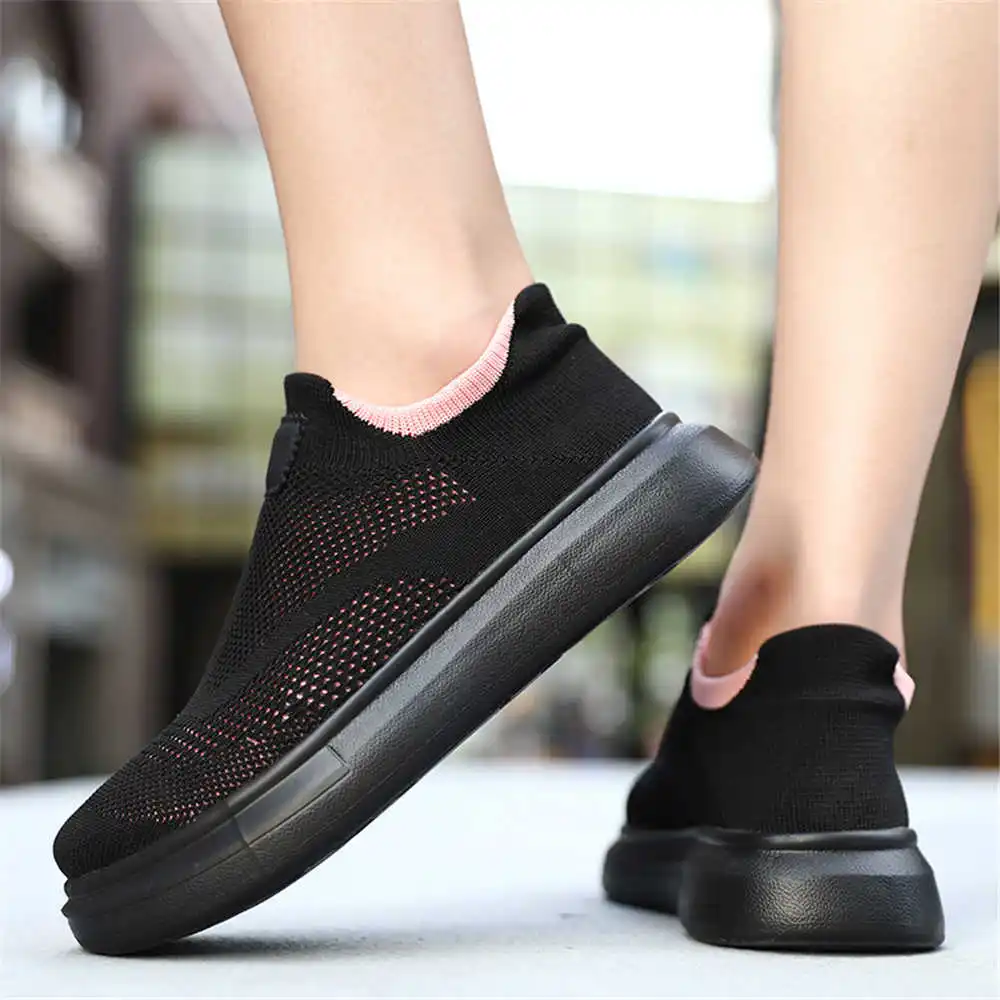 Women Formal Wear Ideas - Plattform Strümpfe braune Schuhe für Frau